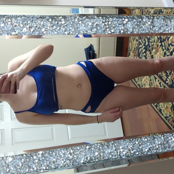 Cut Out Bikini - Picture 6 of 8